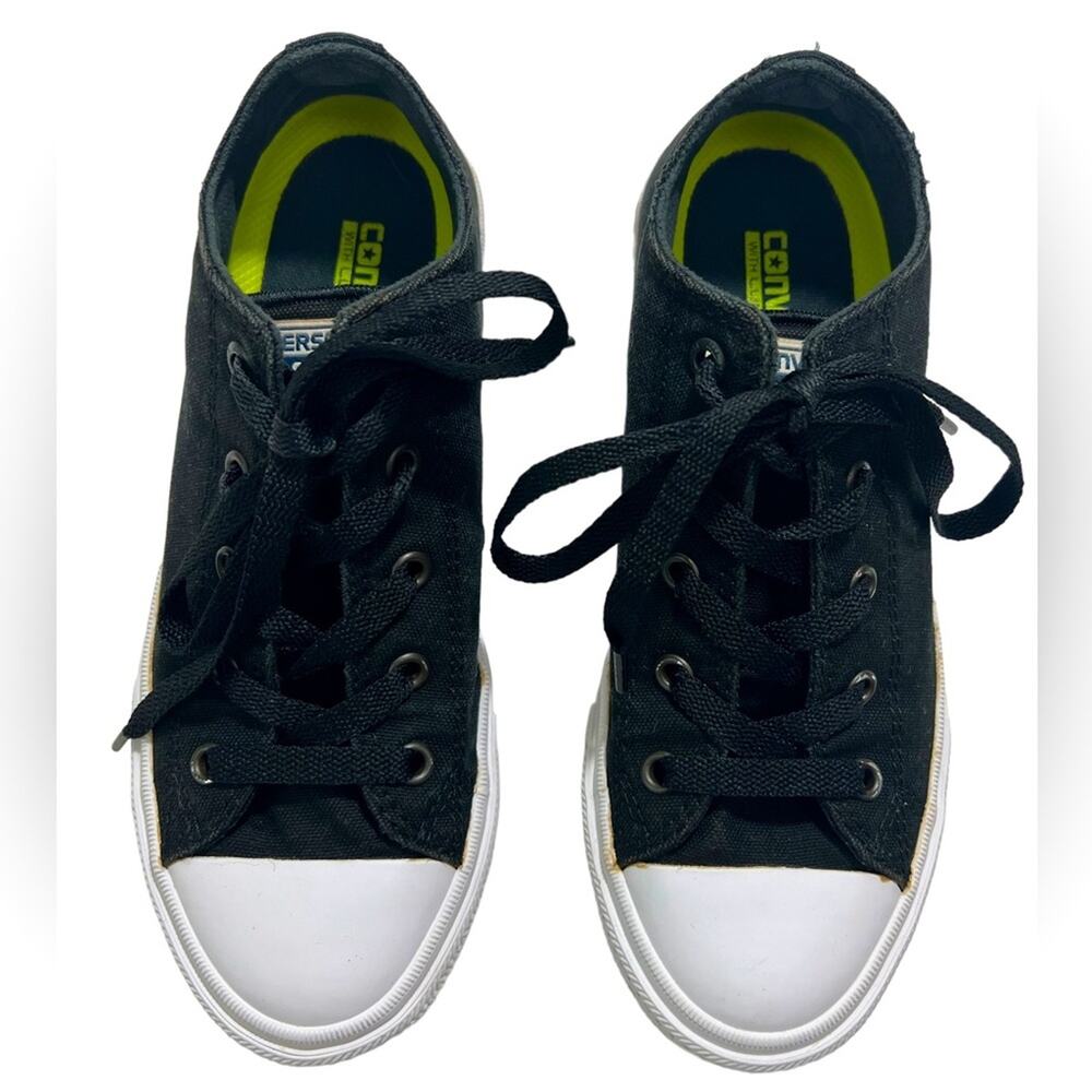 Chuck Taylor Converse, Black & White, Sz 6, In Very Good Condition